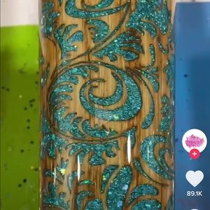 Meet your Posher, Sandy